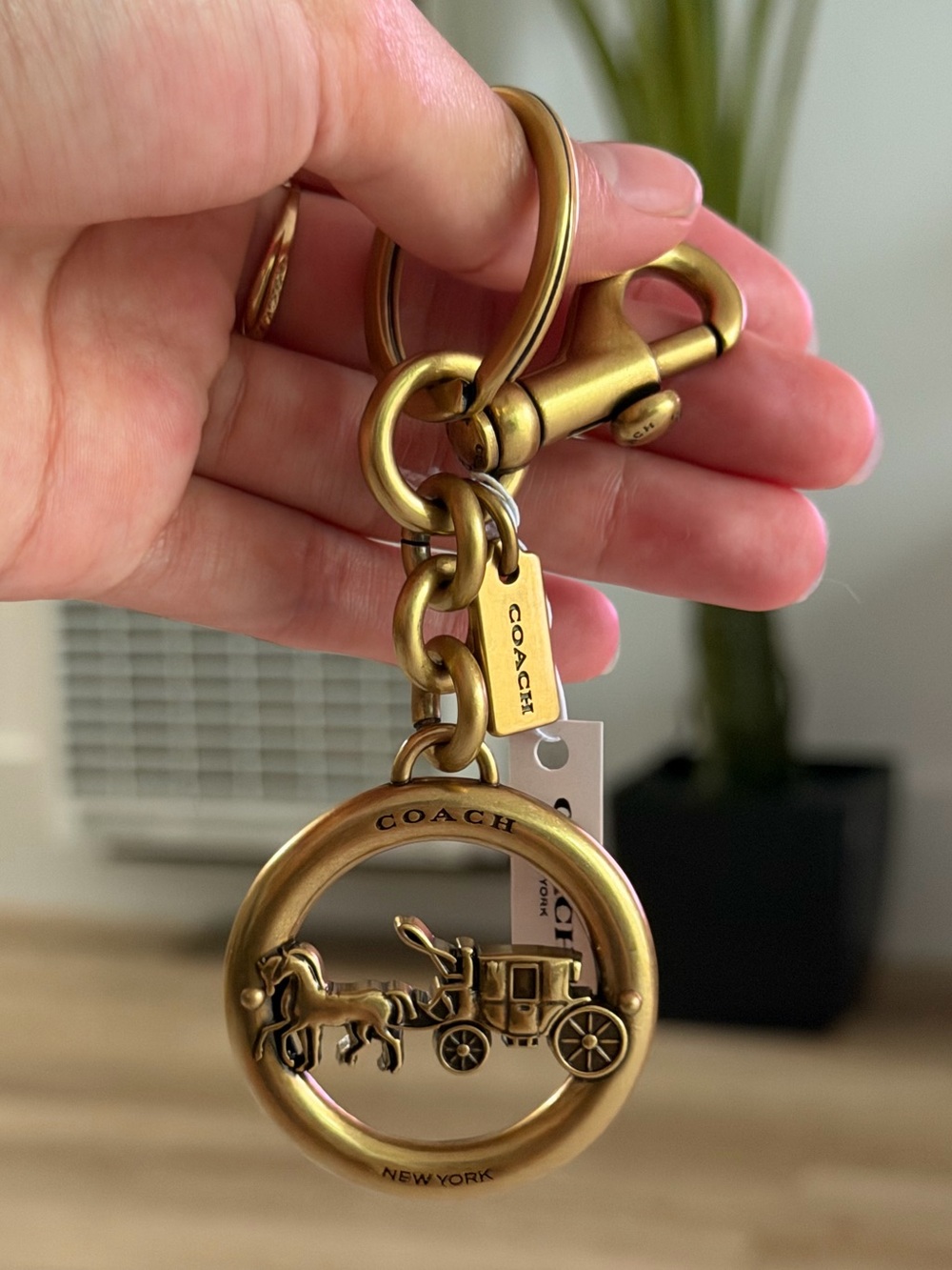 NWT Coach Gold-Tone Horse & Carriage bag charm